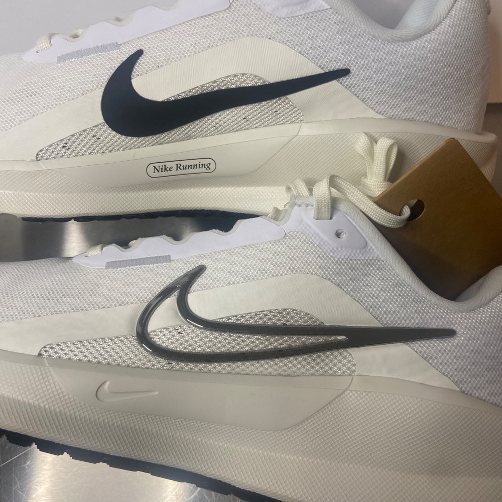 Nike Downshifter 13 - White/Black/Sail/Metallic -Women's Size 9 New with Tags - Picture 6 of 9
